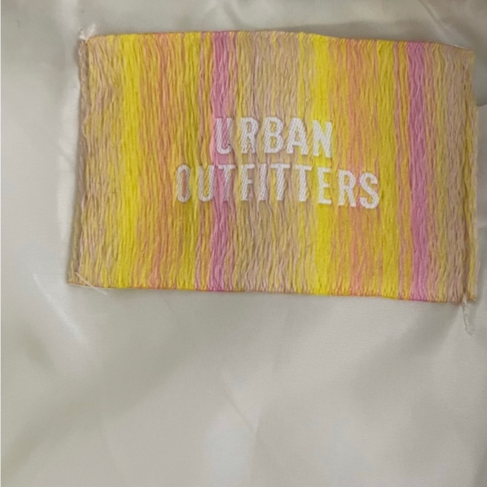 UO Kit Printed Nylon Puffer Jacket - Picture 7 of 10